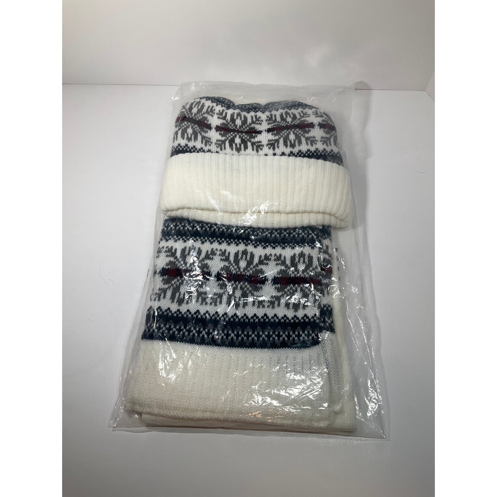 Winter hat and‎ scarf, adult, ivory, black, gray, maroon snowflake pattern